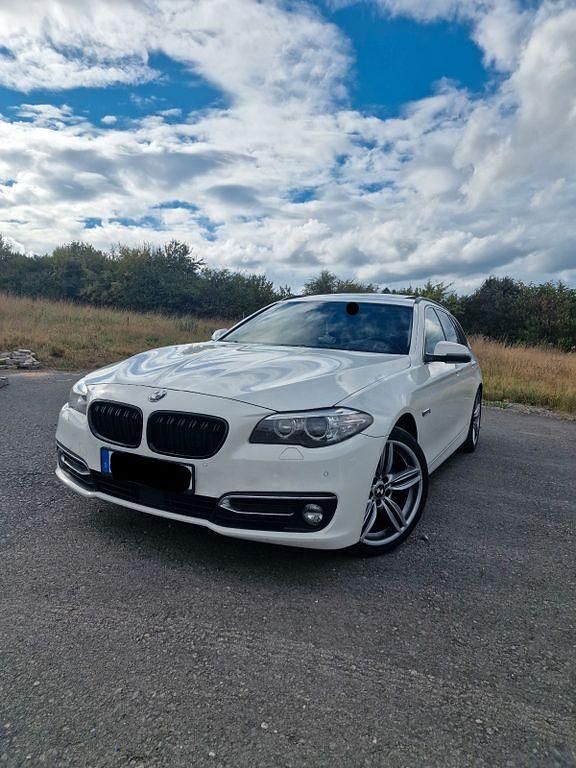 Weiß Gebraucht 2015 BMW 530 Luxury Line Kombi | 16.800 € (Fairer Preis) - Bild 1/4