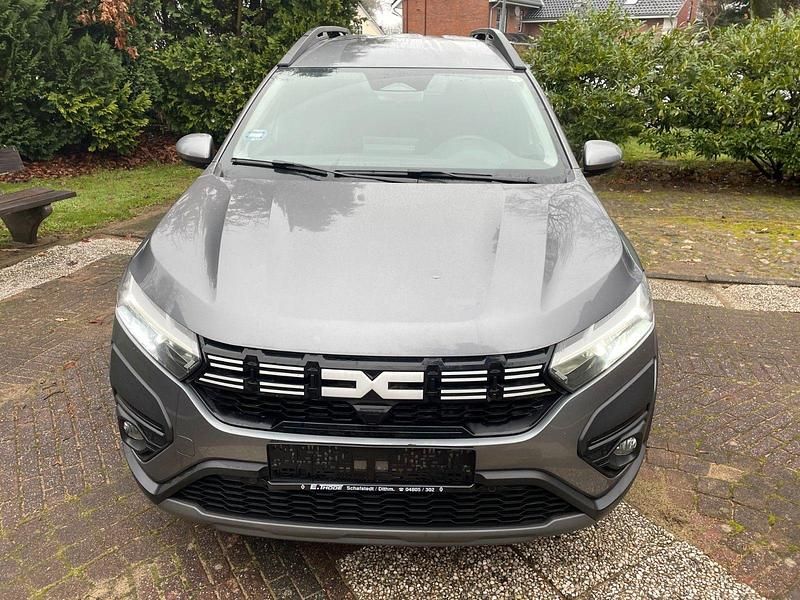 Gebraucht Dacia Jogger Expression 110 PS (80 kW) 2024 Grau Van / Kleinbus