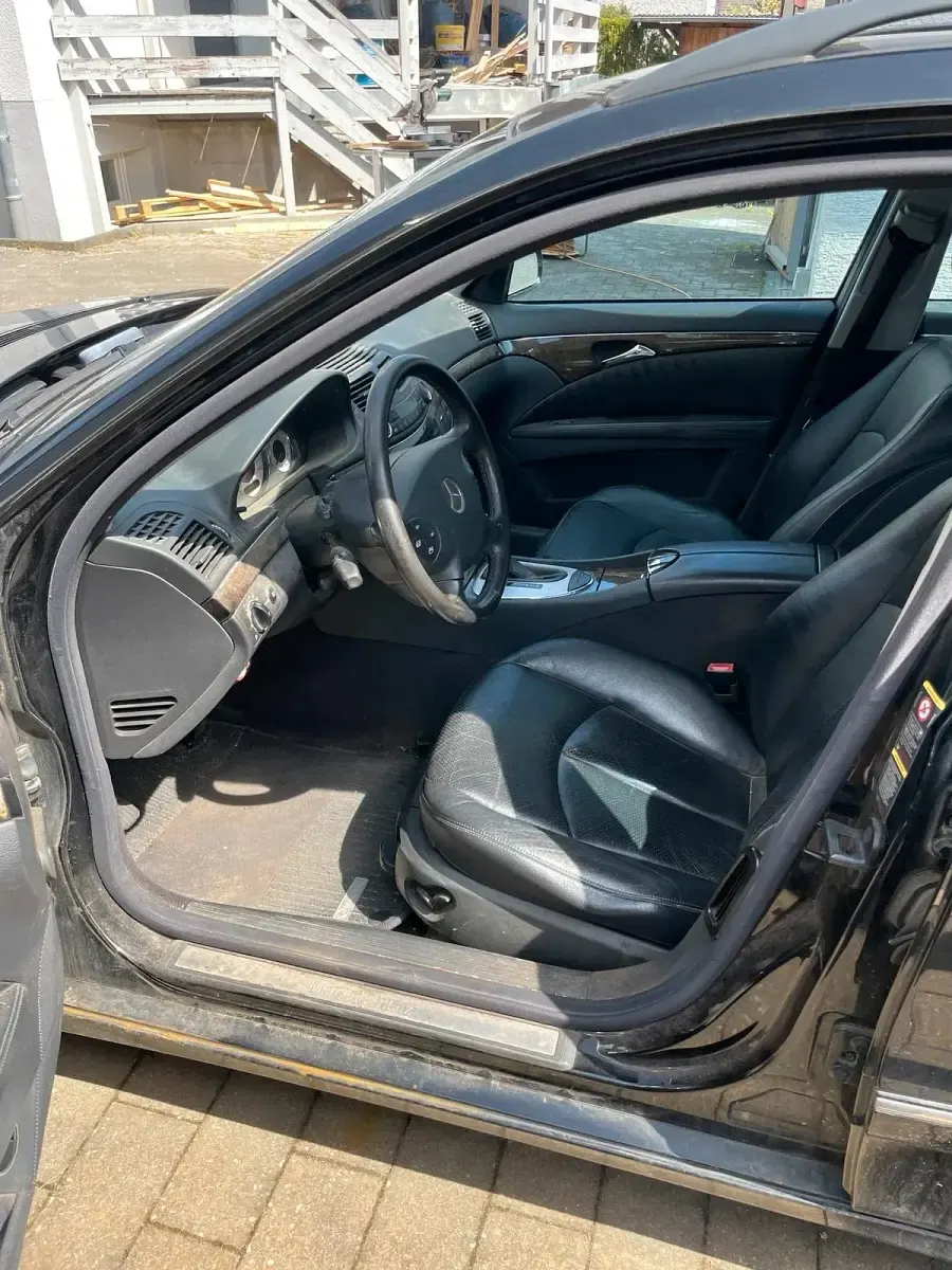 Gebraucht Mercedes E320 204 PS (150 kW) 2003 Schwarz Kombi
