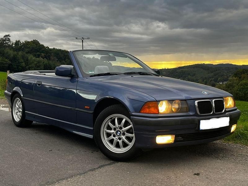 Blau Gebraucht 1997 BMW 320 Cabriolet Cabrio | 4.590 € - Bild 1/4