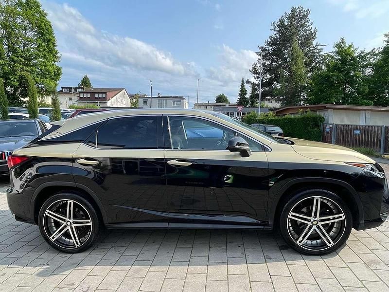 Gebraucht Lexus RX200t 238 PS (175 kW) 2016 Obsidian black SUV