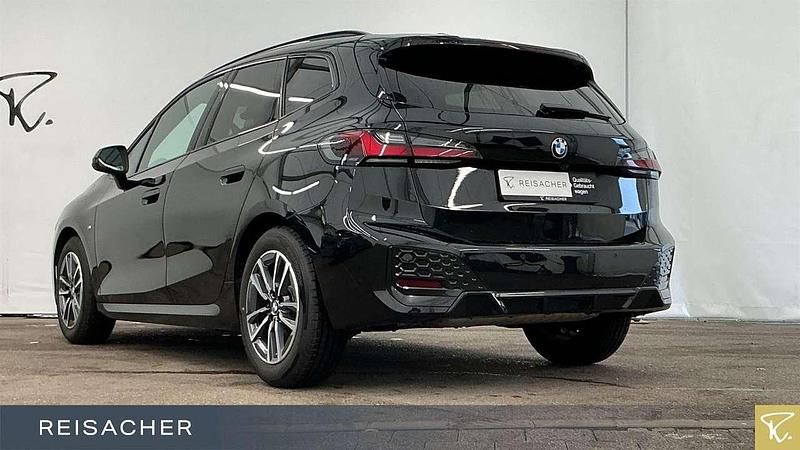 Gebraucht BMW 220 Active Tourer Efficient Dynamics 170 PS (125 kW) 2025 Saphirschwarz metallic Van / Kleinbus