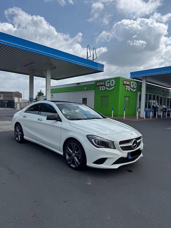 Gebraucht Mercedes CLA200 156 PS (114 kW) 2015 Weiß Coupé