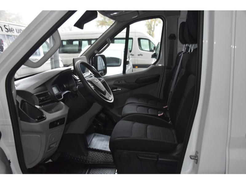 Używany Maxus eDeliver 9 150 kW (204 KM) 2024 Biały Van