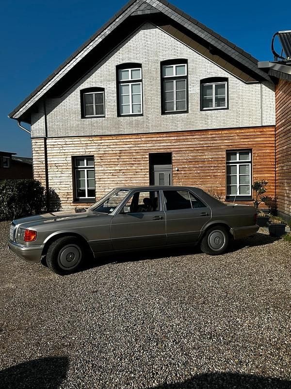 Gebraucht Mercedes E260 160 PS (117 kW) 1988 Andere farben Limousine