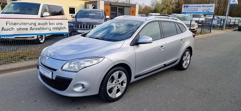 Platingrau Gebraucht 2011 Renault Mégane GrandTour Dynamique Kombi | 5.490 € (Fairer Preis) - Bild 1/4