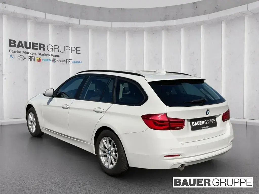 Gebraucht BMW 318 Advantage 136 PS (100 kW) 2018 Weiß Kombi