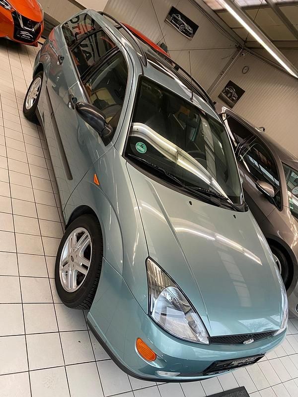 Gebraucht Ford Focus 101 PS (74 kW) 2001 Blau Limousine