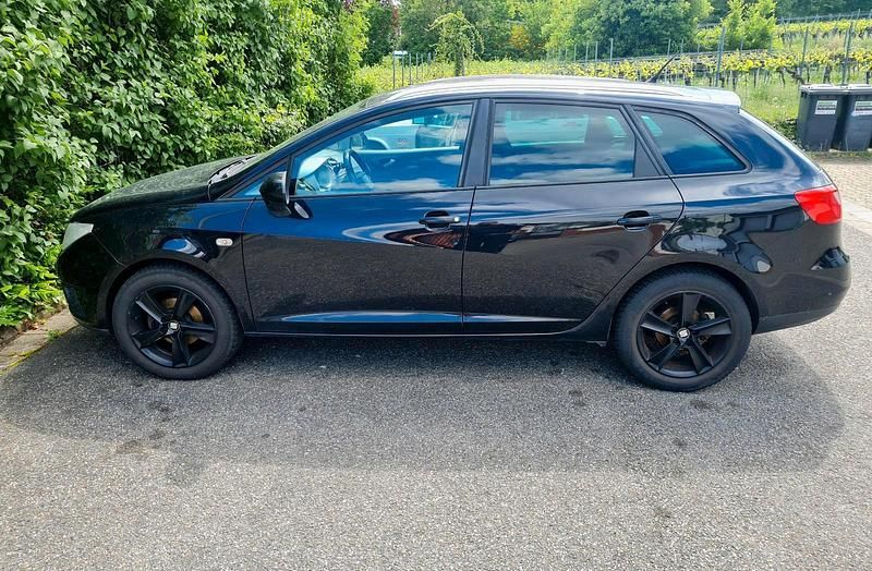 Schwarz Gebraucht 2011 Seat Ibiza ST Kombi | 4.000 € (Etwas zu teuer) - Bild 1/4