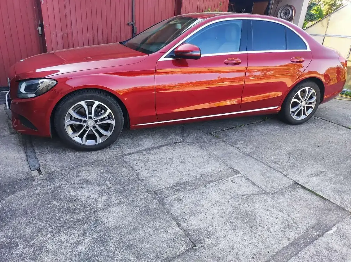 Gebraucht Mercedes C200 184 PS (135 kW) 2017 Rot Limousine
