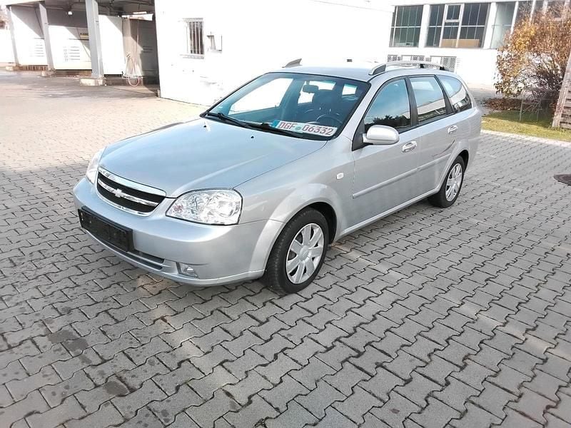 Silber Gebraucht 2010 Chevrolet Nubira Kombi | 2.999 € (Teuer) - Bild 1/4