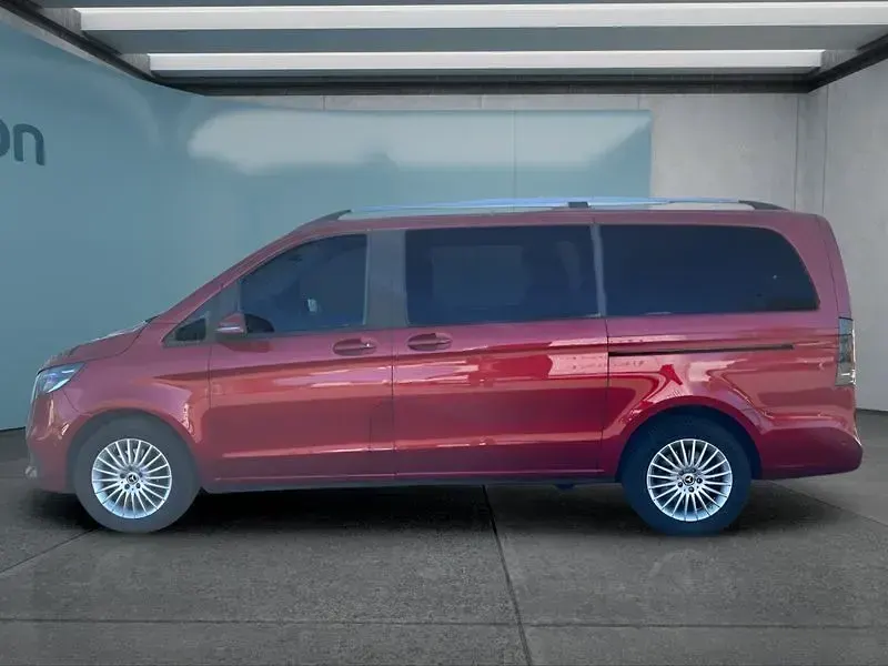 Gebraucht Mercedes V300 237 PS (174 kW) 2025 Rot Van / Kleinbus