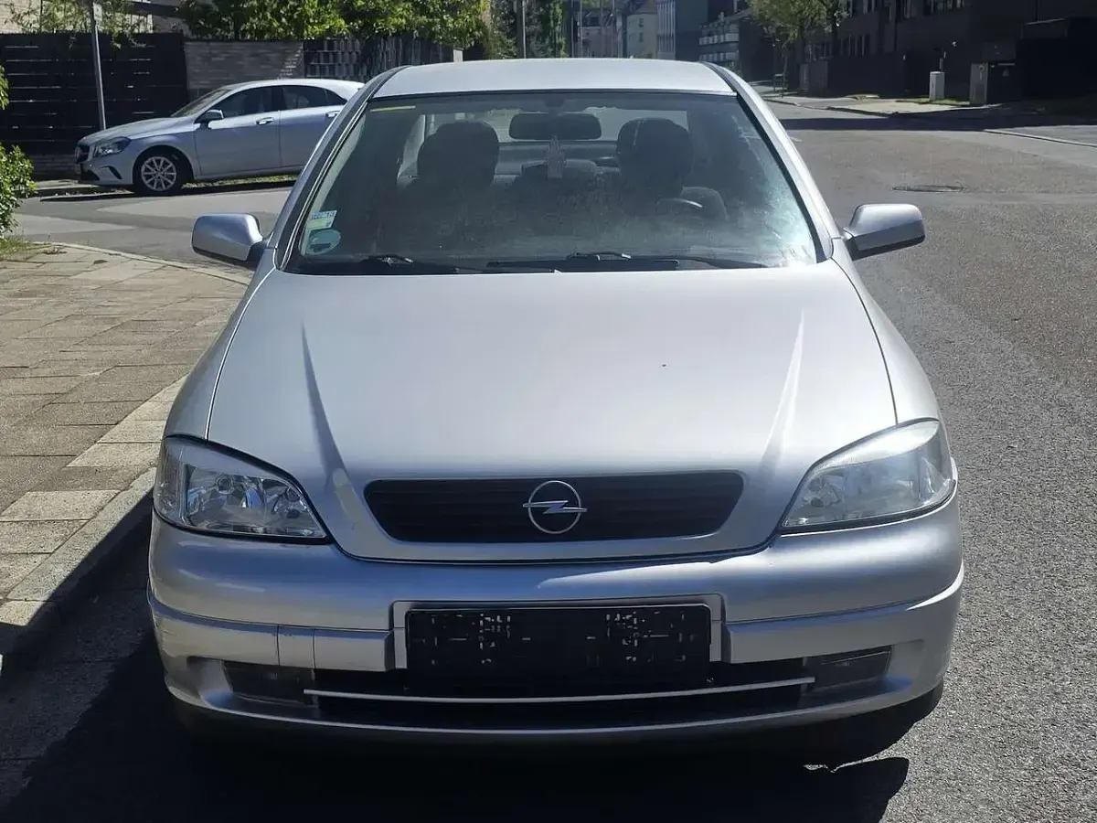 Second-hand Opel Astra Basis 101 CP (74 kW) 2001 Gri Hatchback