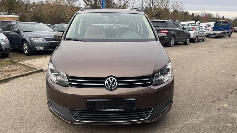 Gebraucht VW Touran Comfortline 140 PS (102 kW) 2012 Braun Van / Kleinbus