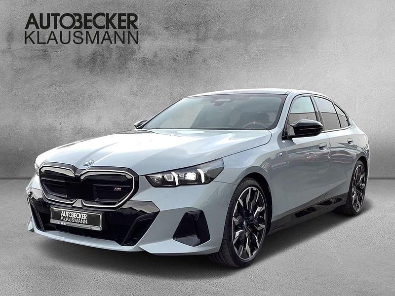 Brooklyn grau metallic Gebraucht 2023 BMW i5 Comfort Edition Limousine | 78.990 € (Teuer) - Bild 1/4