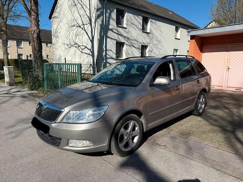 Gebraucht Skoda Octavia 110 PS (80 kW) 2013 Gold Kombi