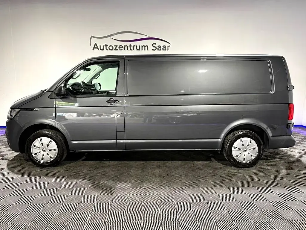 Używany VW Transporter 150 KM (110 kW) 2022 Szary Van