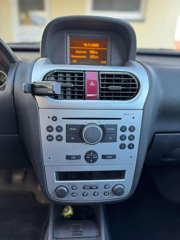 Gebraucht Opel Corsa 80 PS (58 kW) 2005 Silber Kleinwagen