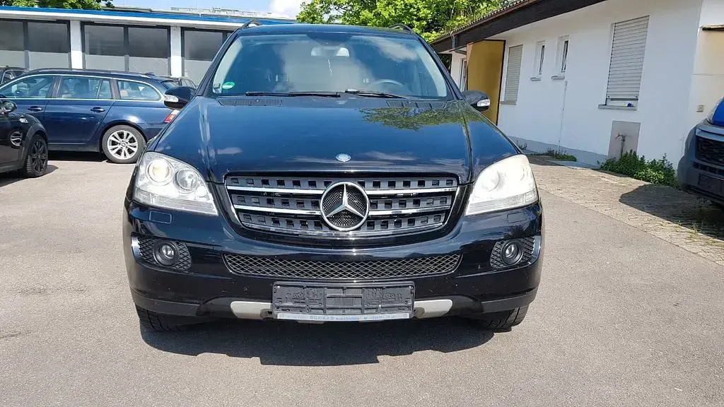 Gebraucht Mercedes ML320 224 PS (164 kW) 2007 Schwarz SUV
