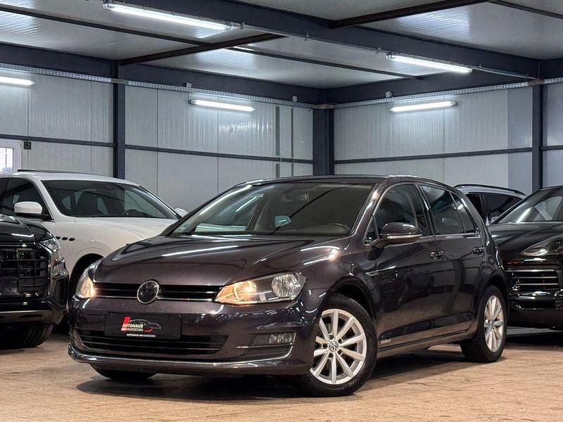 Gebraucht VW Golf VII LOUNGE 86 PS (63 kW) 2015 Grau Limousine