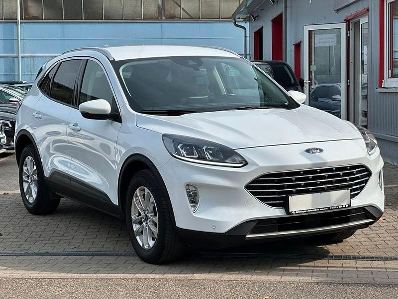 Frozen white Gebraucht 2021 Ford Kuga Titanium SUV | 19.995 € (Fairer Preis) - Bild 1/4