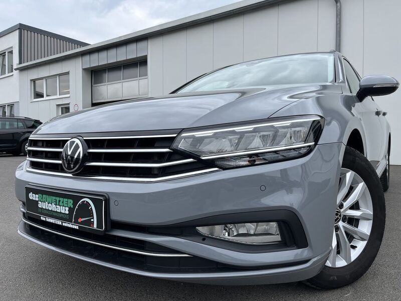 Mondsteingrau Gebraucht 2022 VW Passat Business Kombi | 26.140 € (Fairer Preis) - Bild 1/4
