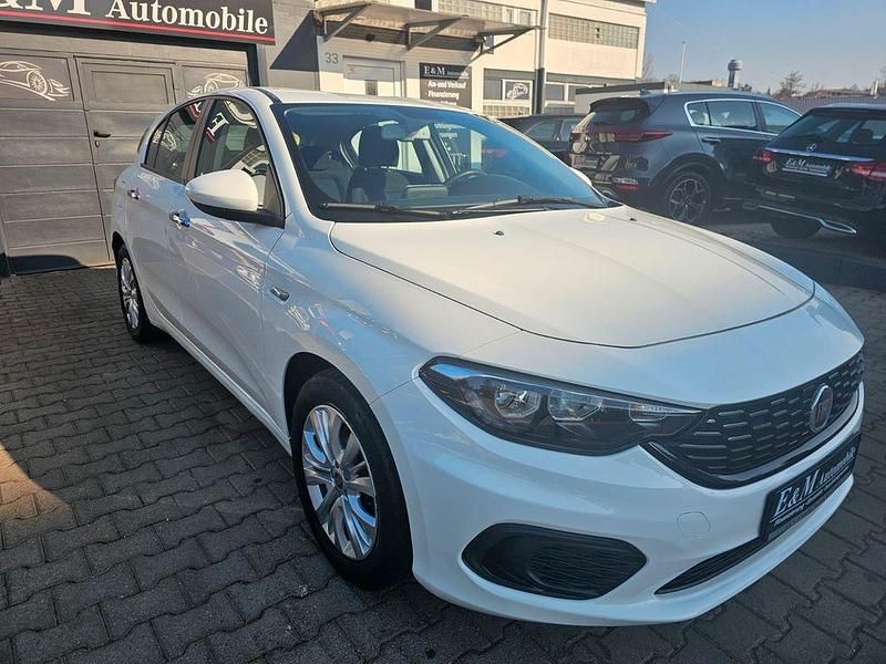 Gebraucht Fiat Tipo Easy 95 PS (69 kW) 2019 Weiß Limousine