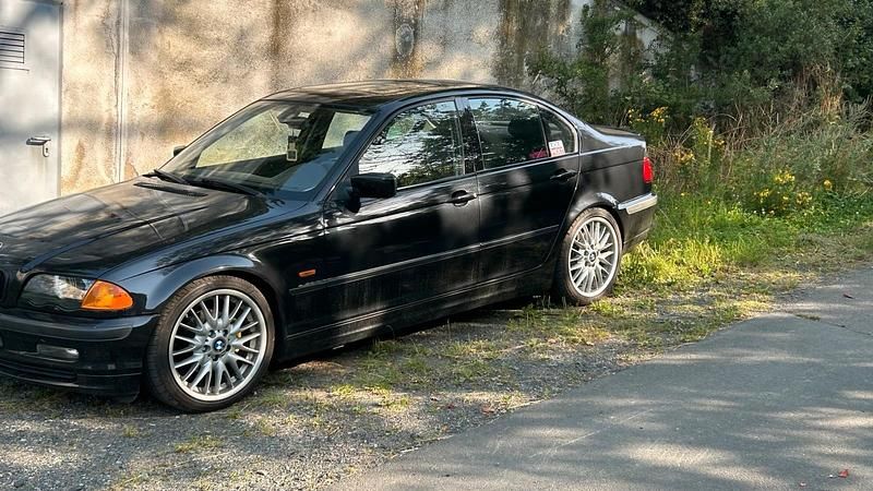 Schwarz Gebraucht 1998 BMW 320 Limousine | 3.500 € (Fairer Preis) - Bild 1/4