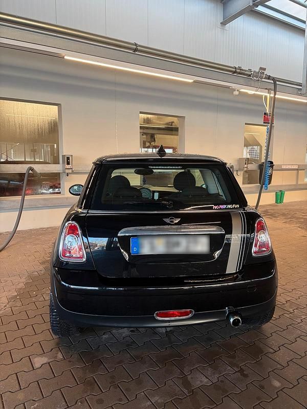 Gebraucht Mini ONE 98 PS (72 kW) 2010 Schwarz Kleinwagen