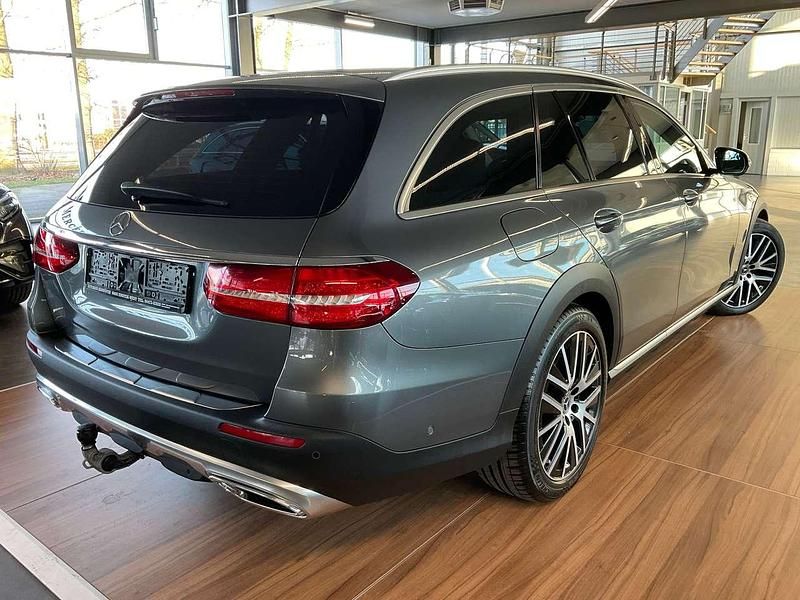 Gebraucht Mercedes E400 Avantgarde 340 PS (250 kW) 2019 Selenitgrau  metalliclack Kombi