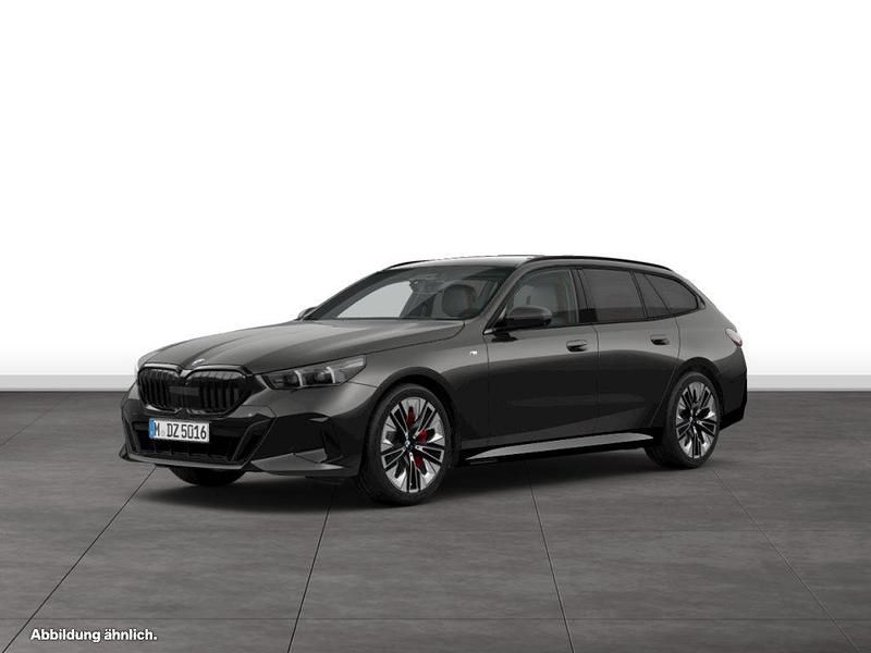 Grau Gebraucht 2024 BMW 540 Kombi | 75.404 € - Bild 1/4