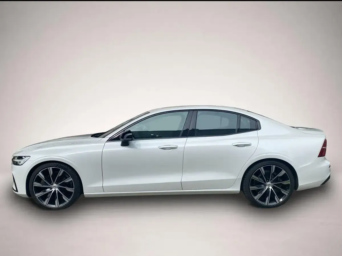 Gebraucht Volvo S60 Ultimate 250 PS (183 kW) 2023 Manufacturer Limousine