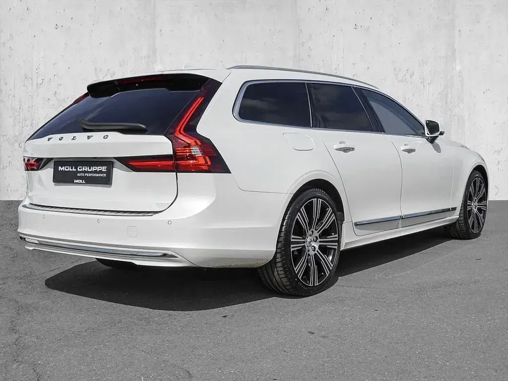 Gebraucht Volvo V90 Plus 197 PS (144 kW) 2024 Crystal white pearl Kombi