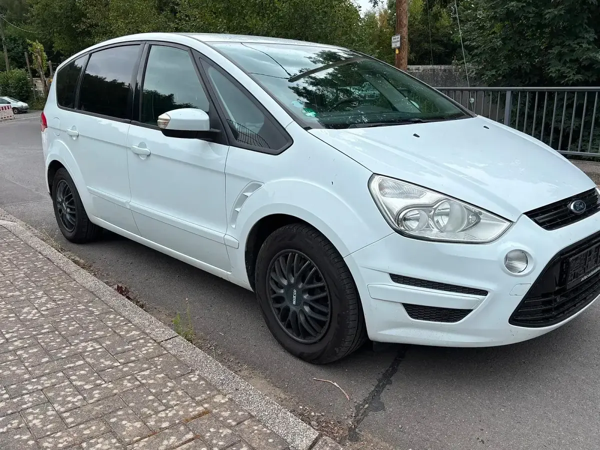 Gebraucht Ford S-MAX S 140 PS (102 kW) 2014 Weiß Van / Kleinbus