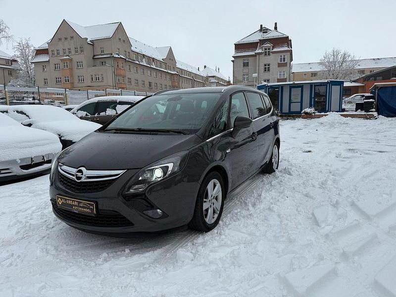 Grau Gebraucht 2015 Opel Zafira Tourer Innovation Van / Kleinbus | 6.200 € (Guter Preis) - Bild 1/4
