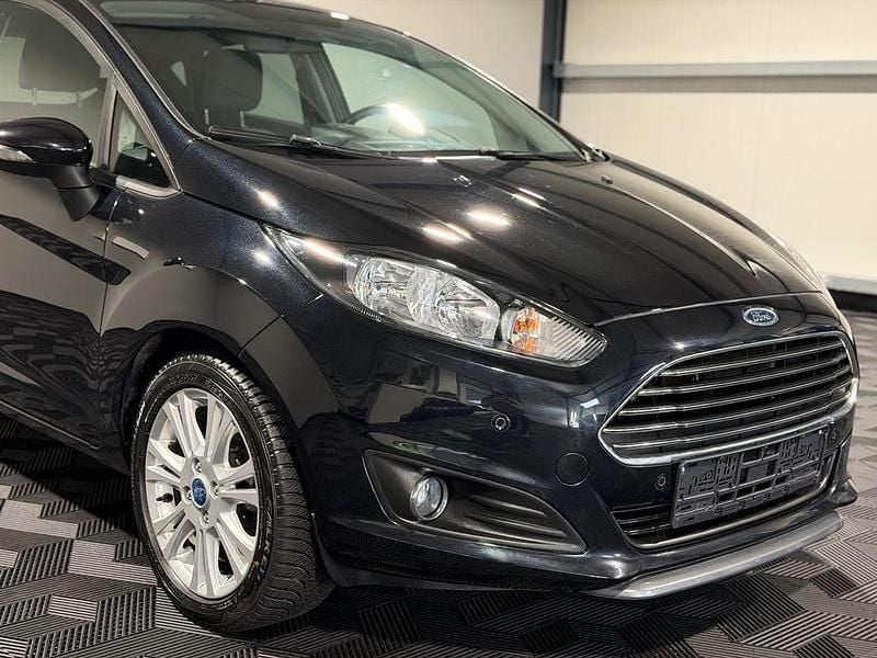 Gebraucht Ford Fiesta SYNC Edition 101 PS (74 kW) 2015 Schwarz Limousine