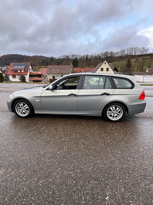 Gebraucht BMW 320 163 PS (119 kW) 2006 Grau Kombi