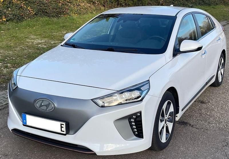 Gebraucht Hyundai Ioniq Style 88 kW (120 PS) 2017 Weiß Kleinwagen