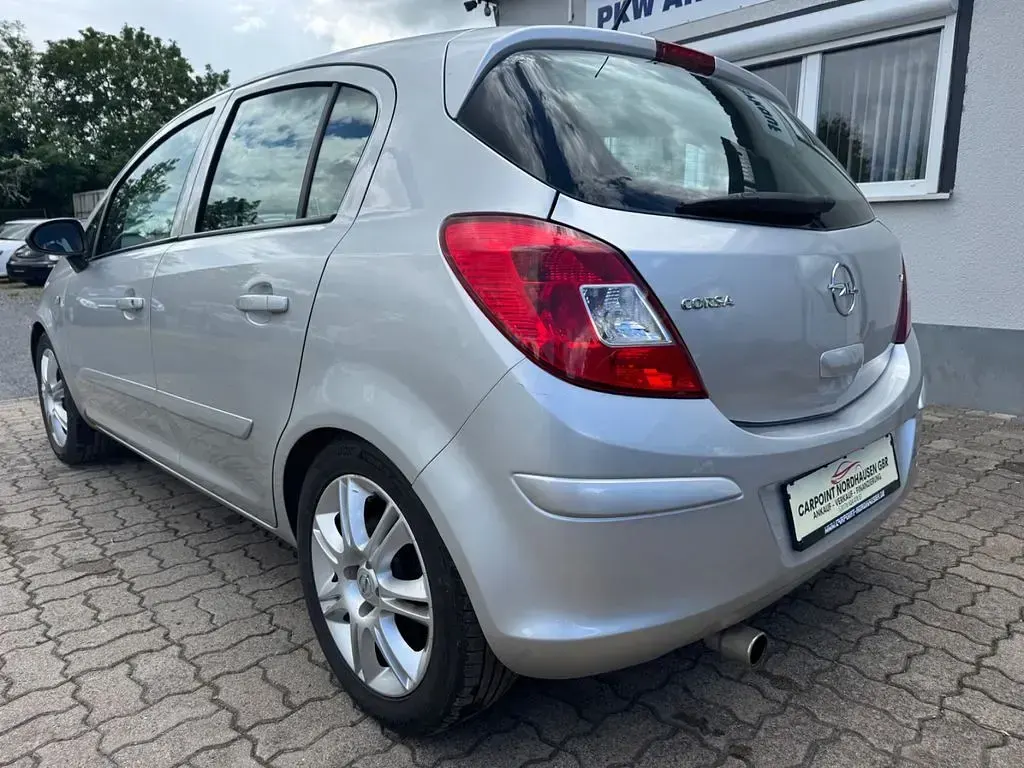 Gebraucht Opel Corsa Edition 90 PS (66 kW) 2007 Silber Kleinwagen