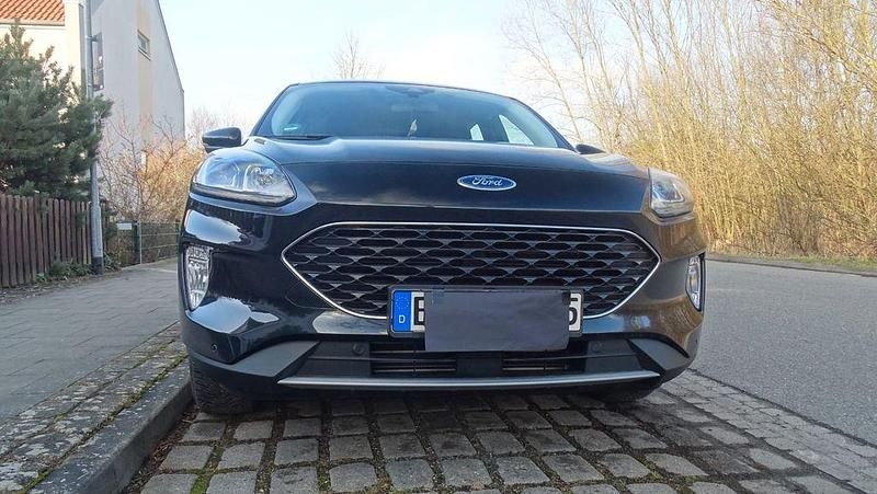 Gebraucht Ford Kuga 150 PS (110 kW) 2023 Schwarz SUV