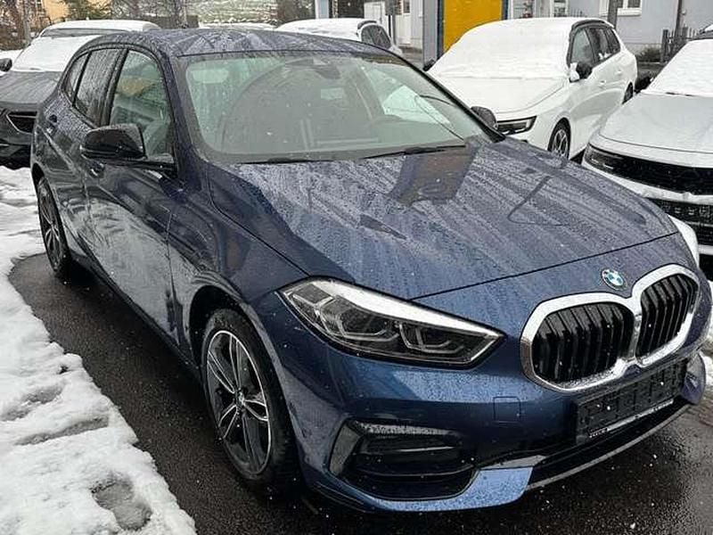 Phytonicblau metallic Gebraucht 2022 BMW 118 Shadowline Kleinwagen | 23.750 € (Guter Preis) - Bild 1/1