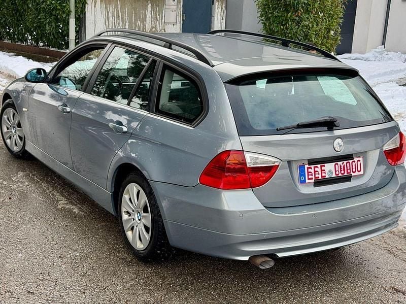 Second-hand BMW 320 163 CP (119 kW) 2006 Albastru Break