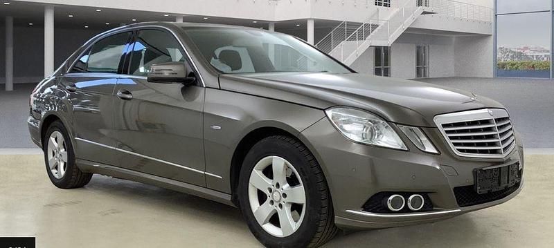 Gebraucht Mercedes E350 Avantgarde 292 PS (214 kW) 2010 Indiumgrau  metalliclack Limousine