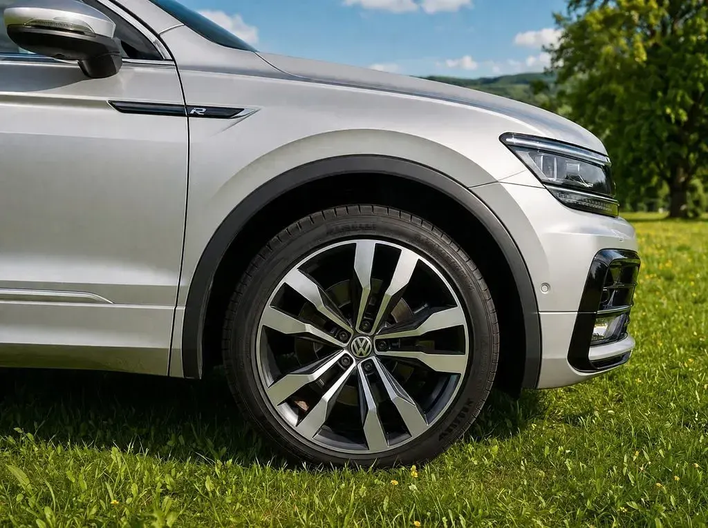 Gebraucht VW Tiguan R 220 PS (161 kW) 2017 Silber SUV