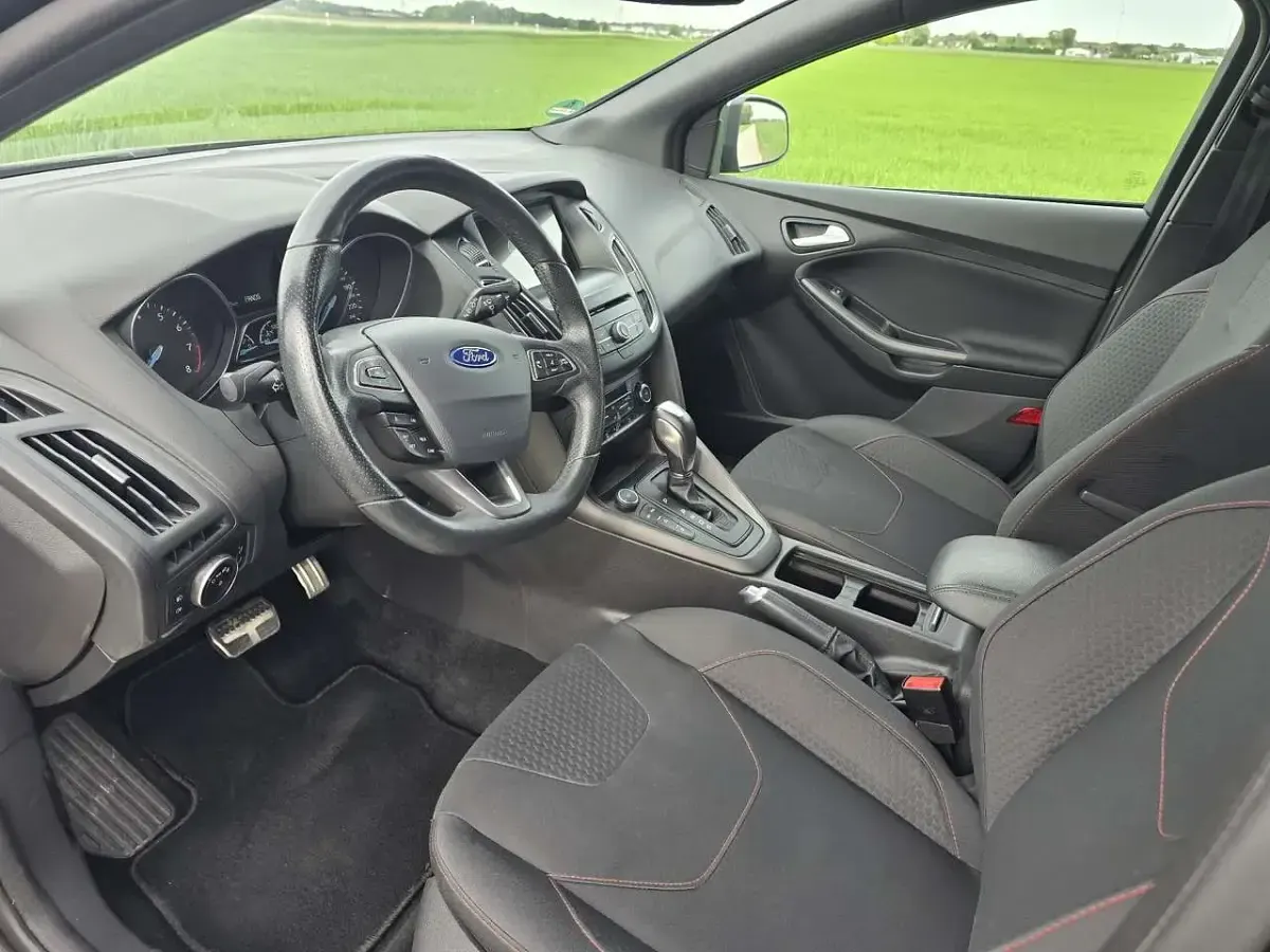 Usata Ford Focus ST 182 CV (133 kW) 2017 Grigio Station wagon