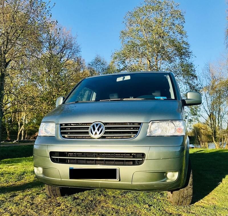 Usado VW Caravelle 131 CV (96 kW) 2005 Verde Van
