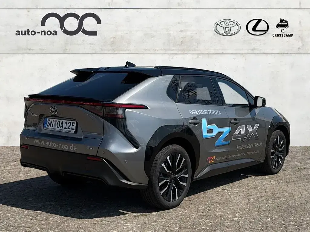 Gebraucht Toyota bZ4X Lounge 252 kW (343 PS) 2026 Silber SUV