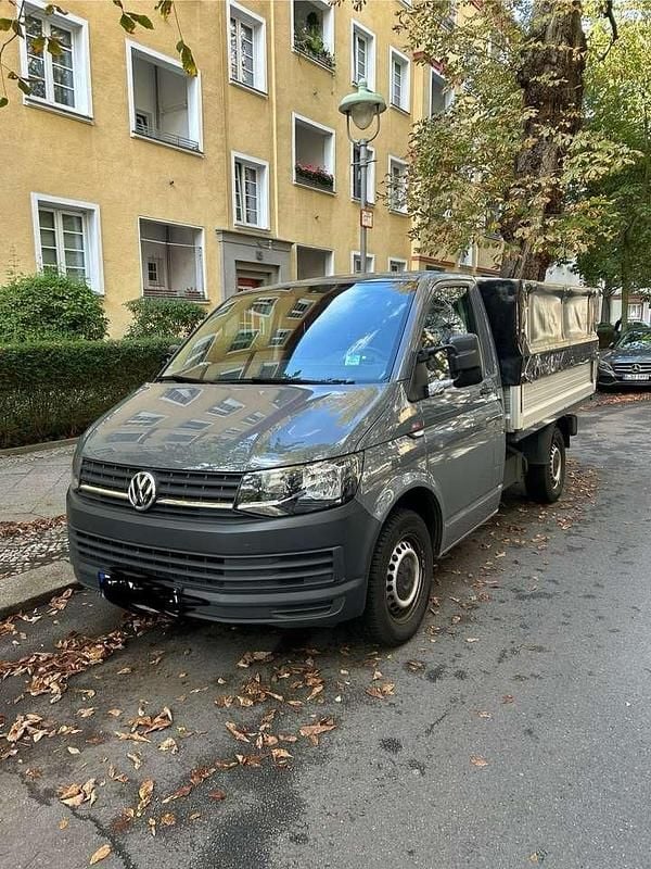 Gebraucht VW T6 102 PS (75 kW) 2018 Grau Van