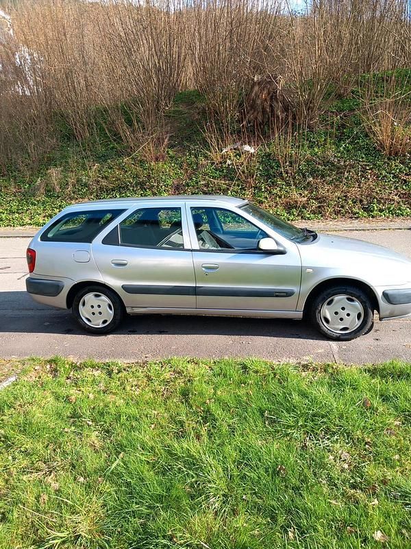 Silber Gebraucht 1999 Citroën Xsara Kombi | 1.300 € - Bild 1/4