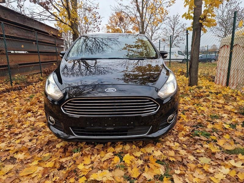 Gebraucht Ford S-MAX Titanium 190 PS (139 kW) 2018 Schwarz Van / Kleinbus